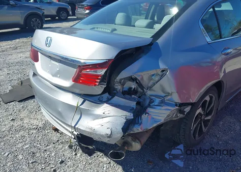 2017 Honda Accord Ex z USA, uszkodzony, nr VIN 1HGCR2F70HA104031